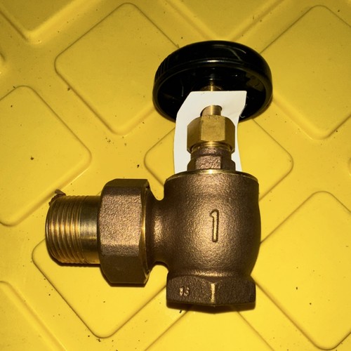 Steam radiator angle valve - 1",